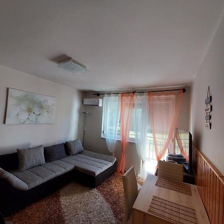 Dorka Apartman 沃尼奥尔茨沃什海吉 外观 照片