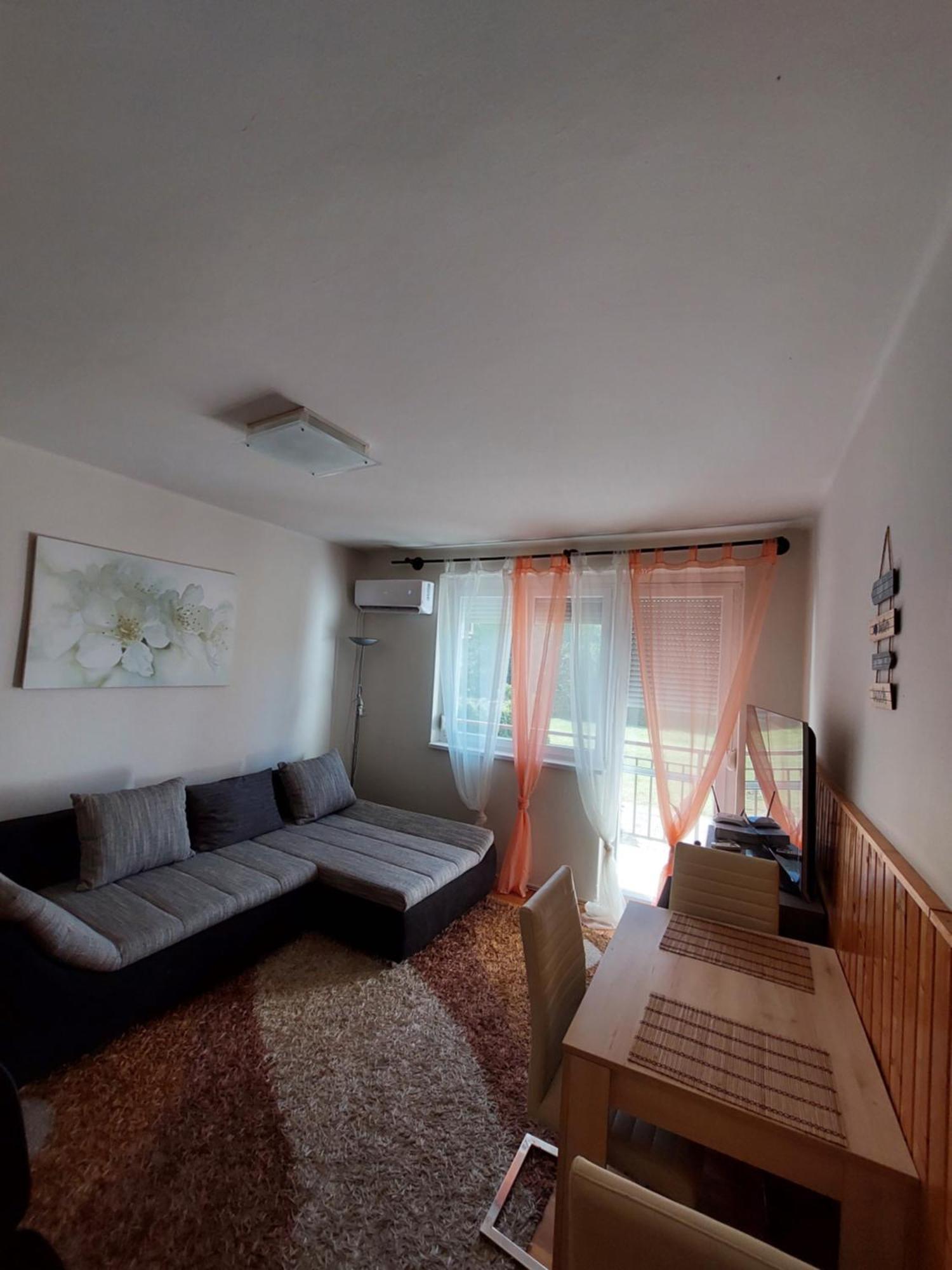 Dorka Apartman 沃尼奥尔茨沃什海吉 外观 照片
