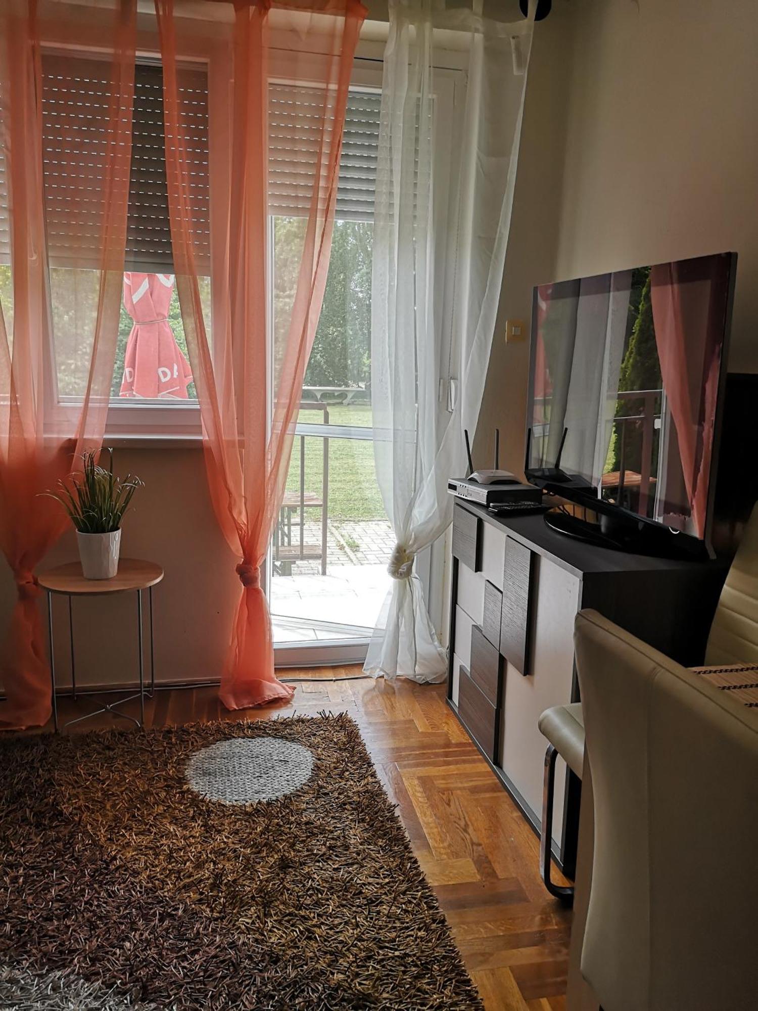 Dorka Apartman 沃尼奥尔茨沃什海吉 外观 照片
